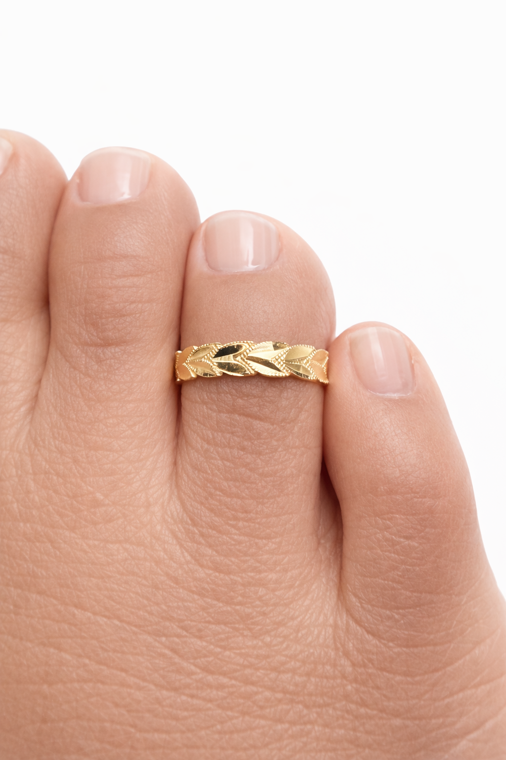 Naa'm Laabal 14k Solid Gold Textured Linked Leaf Toe Ring - Image 5